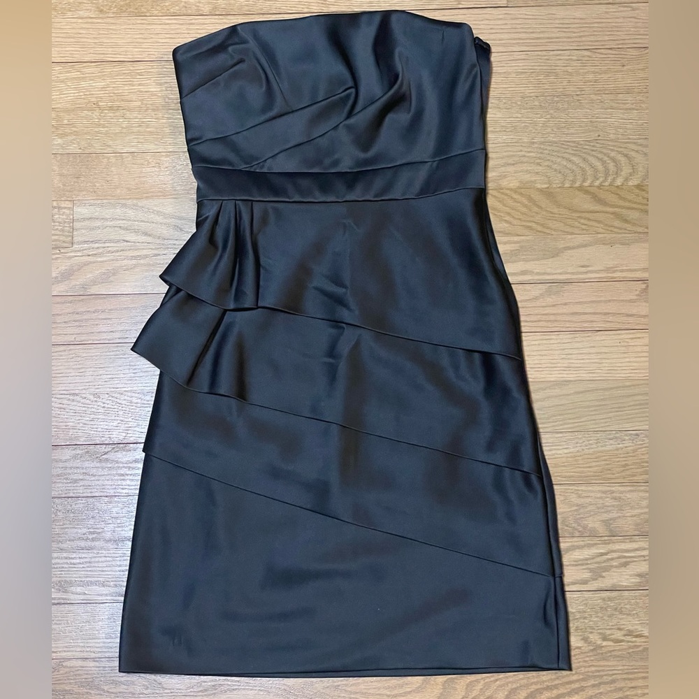 WHITE HOUSE BLACK MARKET Strapless Cocktail Satin Ruffle on Skirt Midi Dress